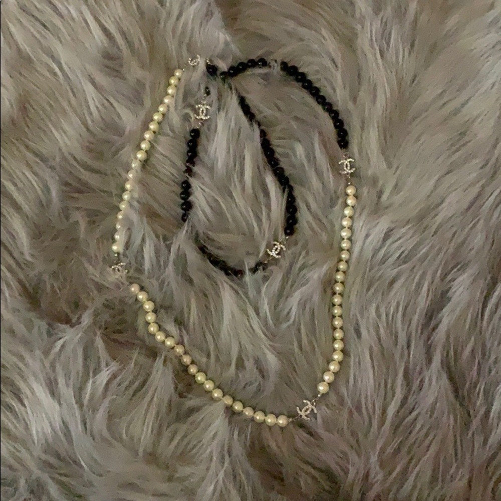Black white pearl inspired necklace